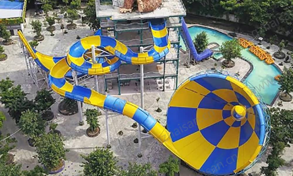 印尼AtlantislandSurabaya水上樂(lè)園大喇叭滑道